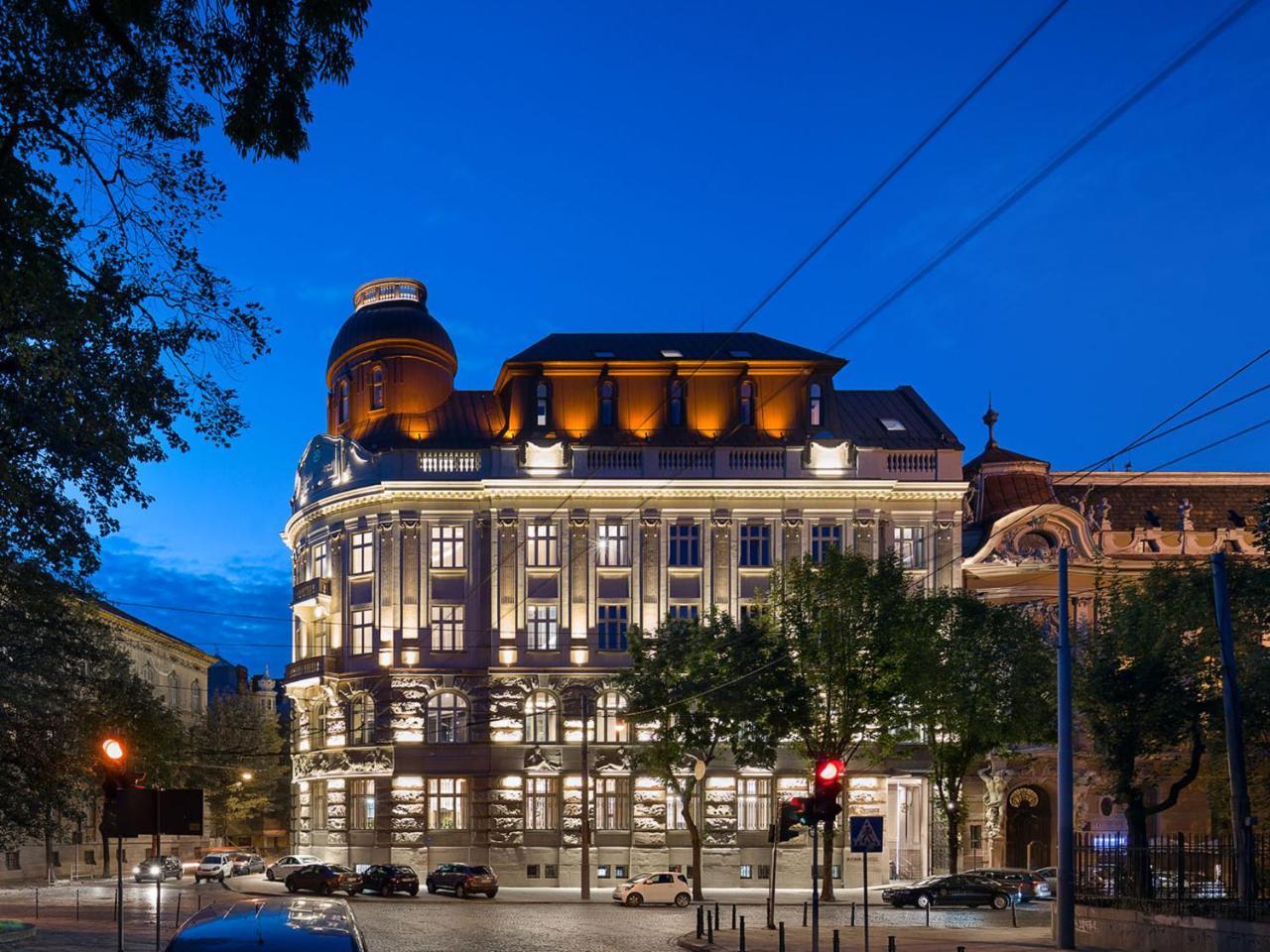 Bankhotel Lviv Extérieur photo