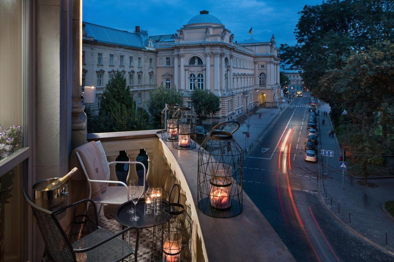 Bankhotel Lviv Extérieur photo